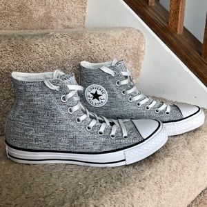 Women’s high top Converse size 8.5